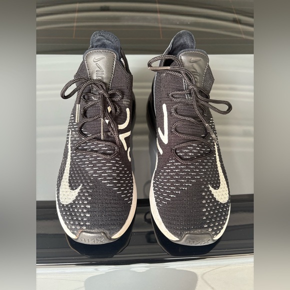 Nike Air Max 270 Flyknit Womens Sz: 7 - Picture 1 of 6